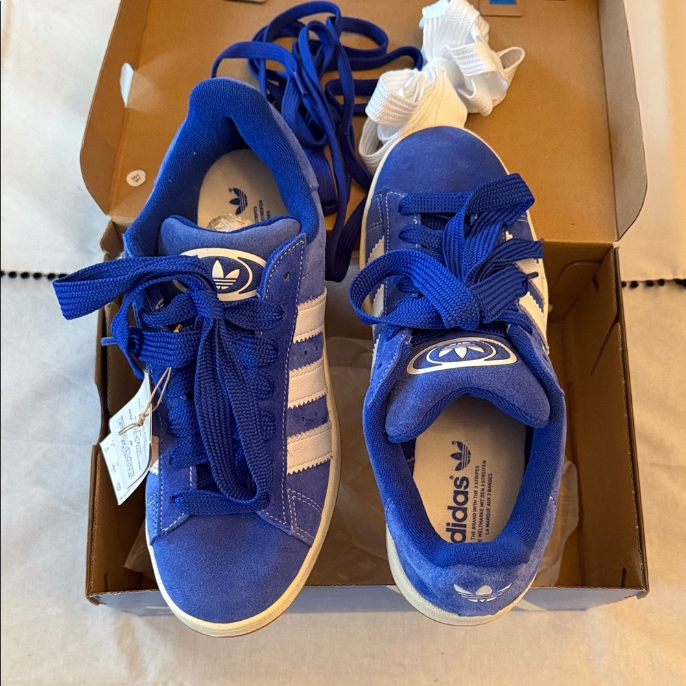 Adidas Men's Blue and White Athletic Shoes